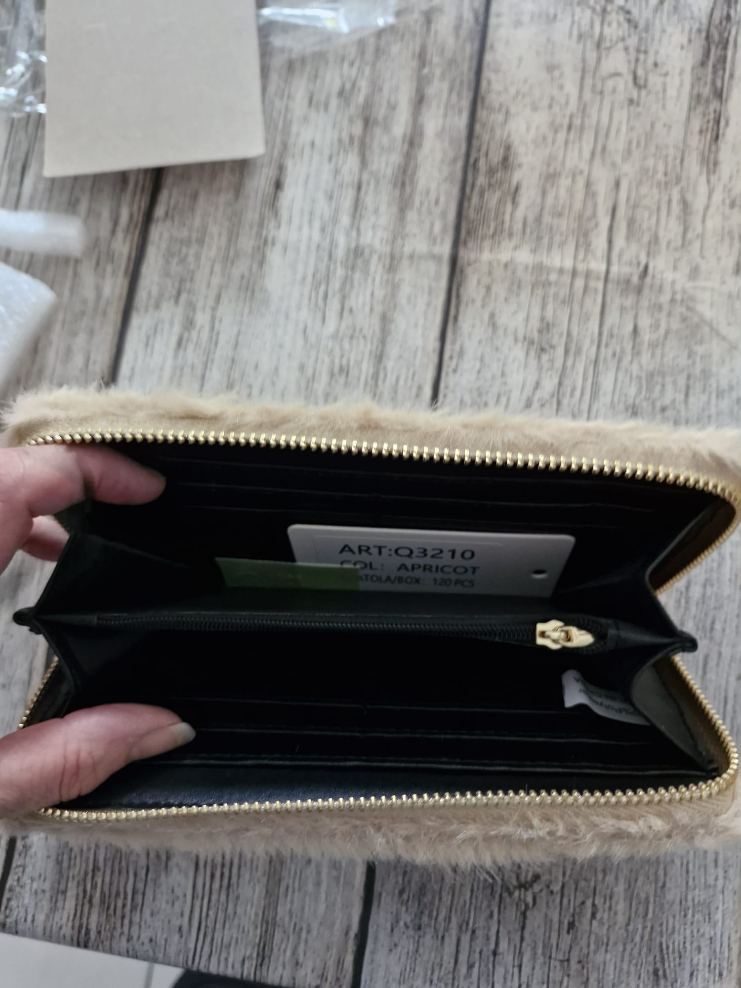 Fluffy wallet
